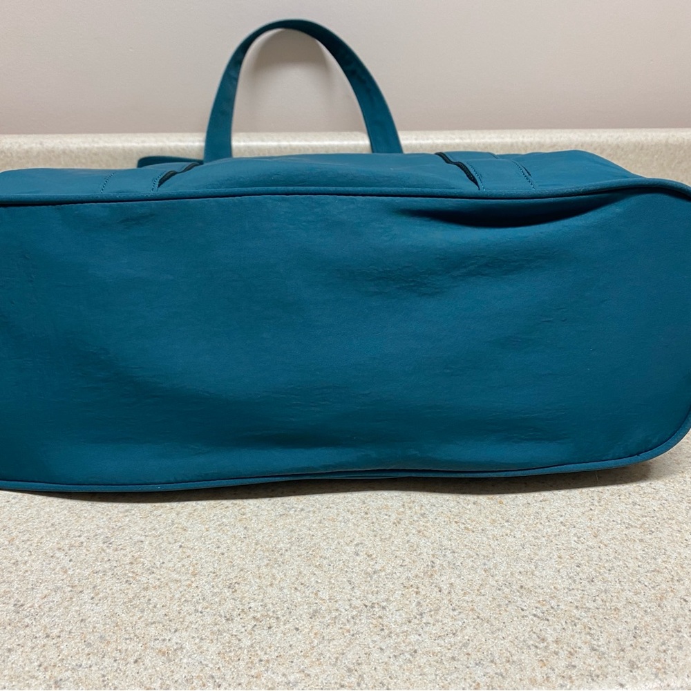 Lululemon Daily Pocket Tote - Picture 3 of 8
